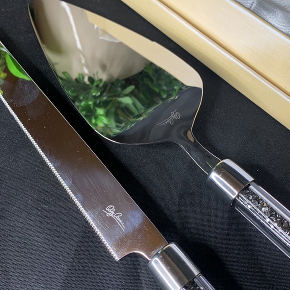 NIB Oleg Cassini cake knife and server with hematite stone filled handles - Picture 8 of 14